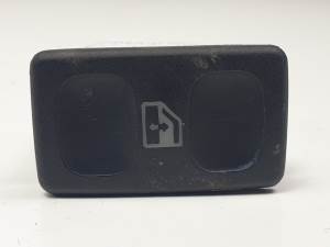 MANDO ELEVALUNAS TRASERO DERECHO SEAT CORDOBA VARIO (6K5) Autodesguaces Alicante