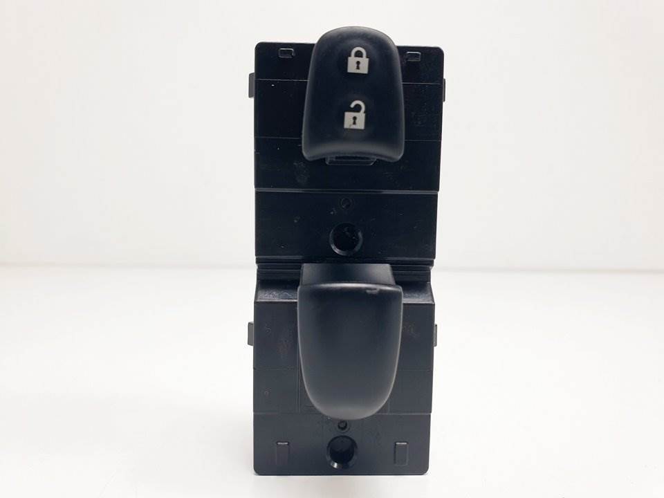 MANDO ELEVALUNAS DELANTERO DERECHO - NISSAN - MICRA V (K14)