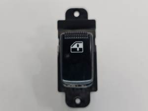 MANDO ELEVALUNAS TRASERO DERECHO 935782D000 KIA RIO (DC) Autodesguaces Alicante