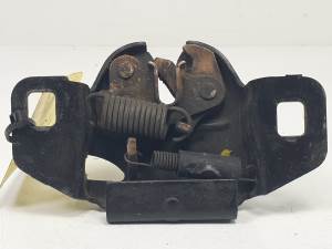 CERRADURA CAPOT 451000431 CHRYSLER PT CRUISER (PT) Autodesguaces Alicante