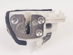CERRADURA PUERTA TRASERA IZQUIERDA MAZDA 3 LIM. (BL) Autodesguaces Alicante