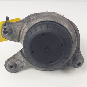 SOPORTE MOTOR DERECHO A2132400600 MERCEDES CLASE E LIM. (W213) Autodesguaces Alicante