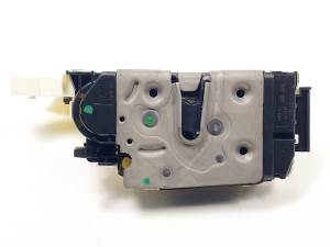 CERRADURA PUERTA TRASERA DERECHA A2047302835 MERCEDES CLASE M (W166) Autodesguaces Alicante