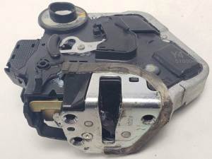 CERRADURA PUERTA TRASERA DERECHA TOYOTA COROLLA (E12) Autodesguaces Alicante