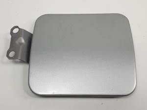TAPA EXTERIOR COMBUSTIBLE MITSUBISHI GRANDIS (NA0W) Autodesguaces Alicante