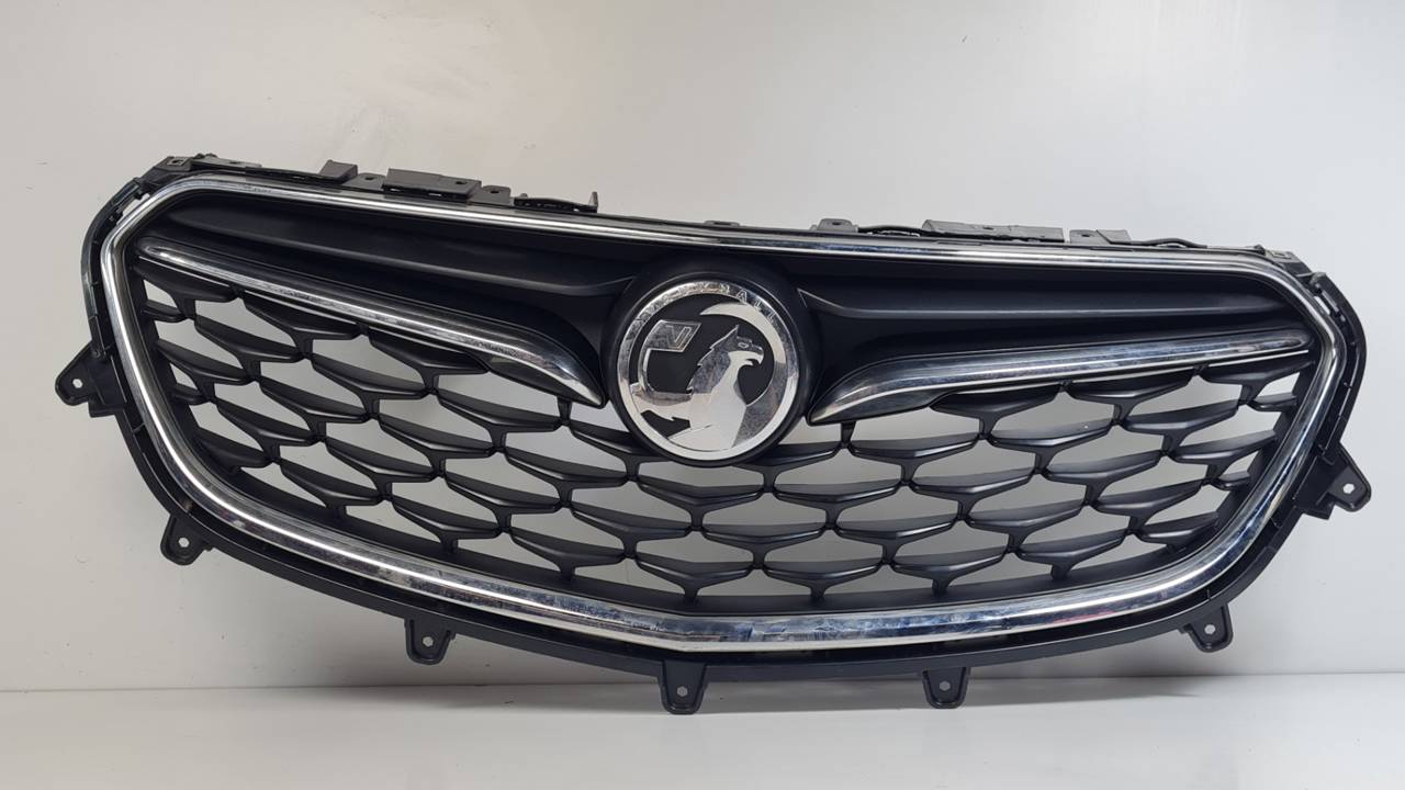 REJILLA DELANTERA 42582103 OPEL MOKKA X Autodesguaces Alicante