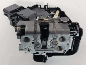 CERRADURA PUERTA DELANTERA DERECHA 3M5AR21812AK FORD FOCUS BERLINA (CAP) Autodesguaces Alicante