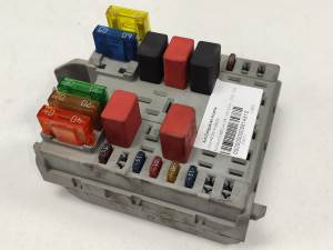CAJA RELES / FUSIBLES 46835421 FIAT PUNTO BERLINA (188) Autodesguaces Alicante