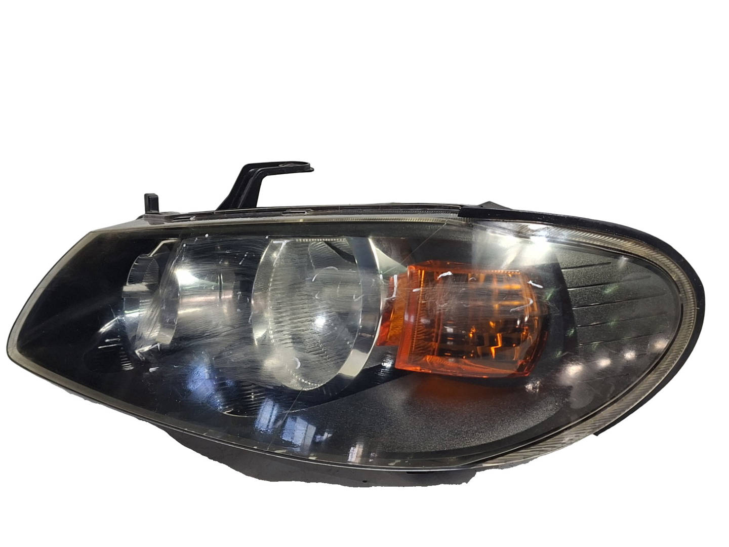 Foto 2 de Faro Izquierdo Nissan Almera (n16/e) (2000–2006)