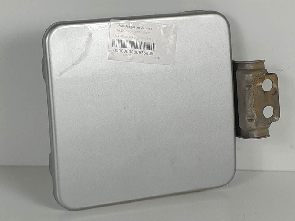 TAPA EXTERIOR COMBUSTIBLE - TATA - XENON
