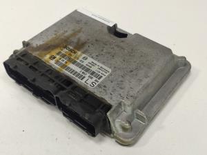 CENTRALITA MOTOR UCE 0281001670 OPEL CORSA C Autodesguaces Alicante