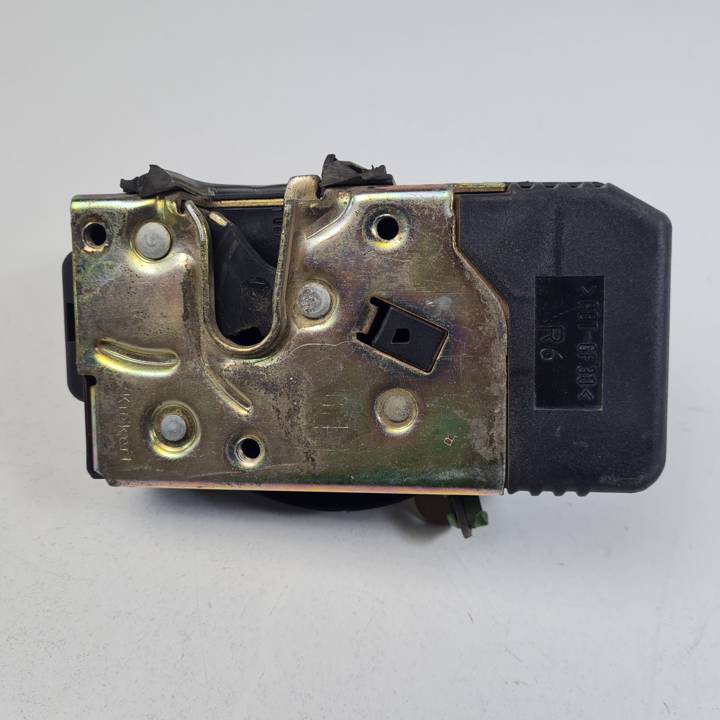 CERRADURA PUERTA DELANTERA DERECHA 90561154 OPEL ASTRA G BERLINA Autodesguaces Alicante