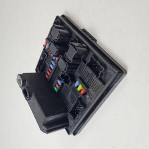 CAJA RELES / FUSIBLES 284B7JY00A RENAULT KOLEOS Autodesguaces Alicante