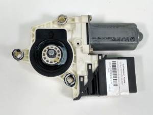 MOTOR ELEVALUNAS TRASERO IZQUIERDO 101389102 VOLKSWAGEN GOLF IV BERLINA (1J1) Autodesguaces Alicante