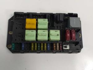 CAJA RELES / FUSIBLES 518776117 LAND ROVER RANGE ROVER (L322) Autodesguaces Alicante