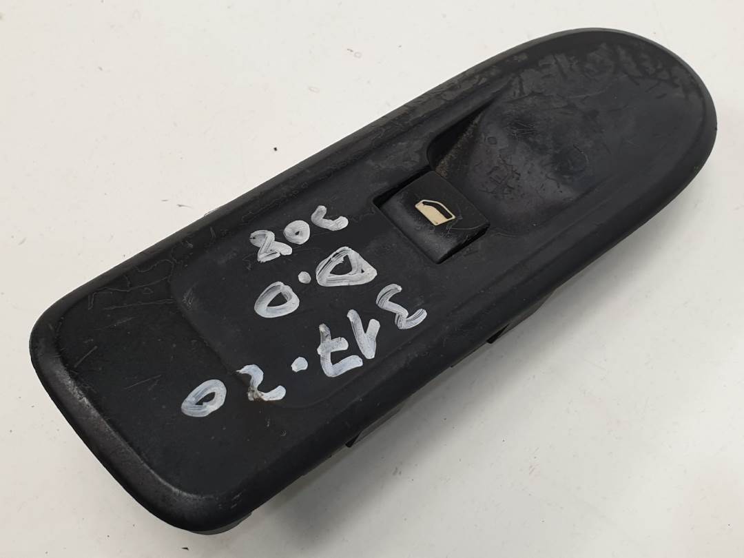 MANDO ELEVALUNAS DELANTERO DERECHO - 11688 - PEUGEOT - 308 (T7)