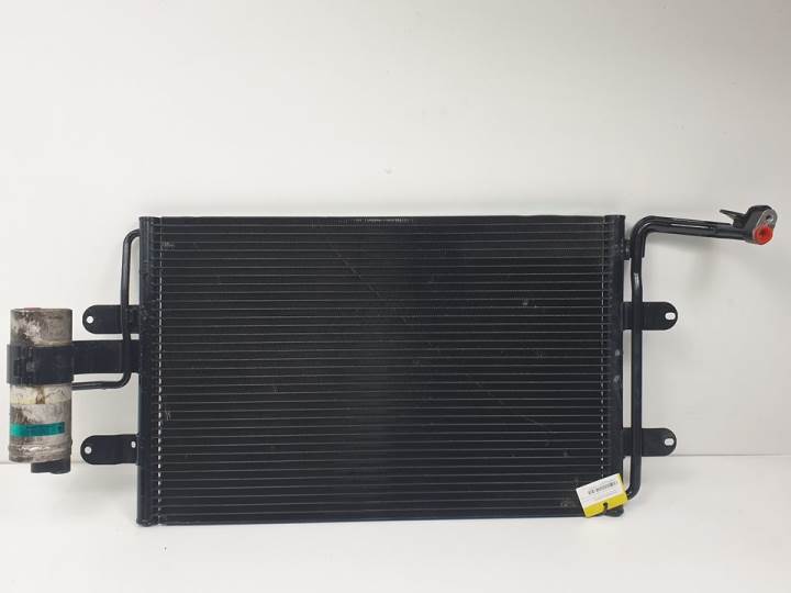 CONDENSADOR / RADIADOR AIRE ACONDICIONADO 1J0820411D VOLKSWAGEN GOLF IV BERLINA (1J1) Autodesguaces Alicante
