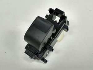 MANDO ELEVALUNAS DELANTERO DERECHO TOYOTA YARIS (KSP9/SCP9/NLP9) Autodesguaces Alicante
