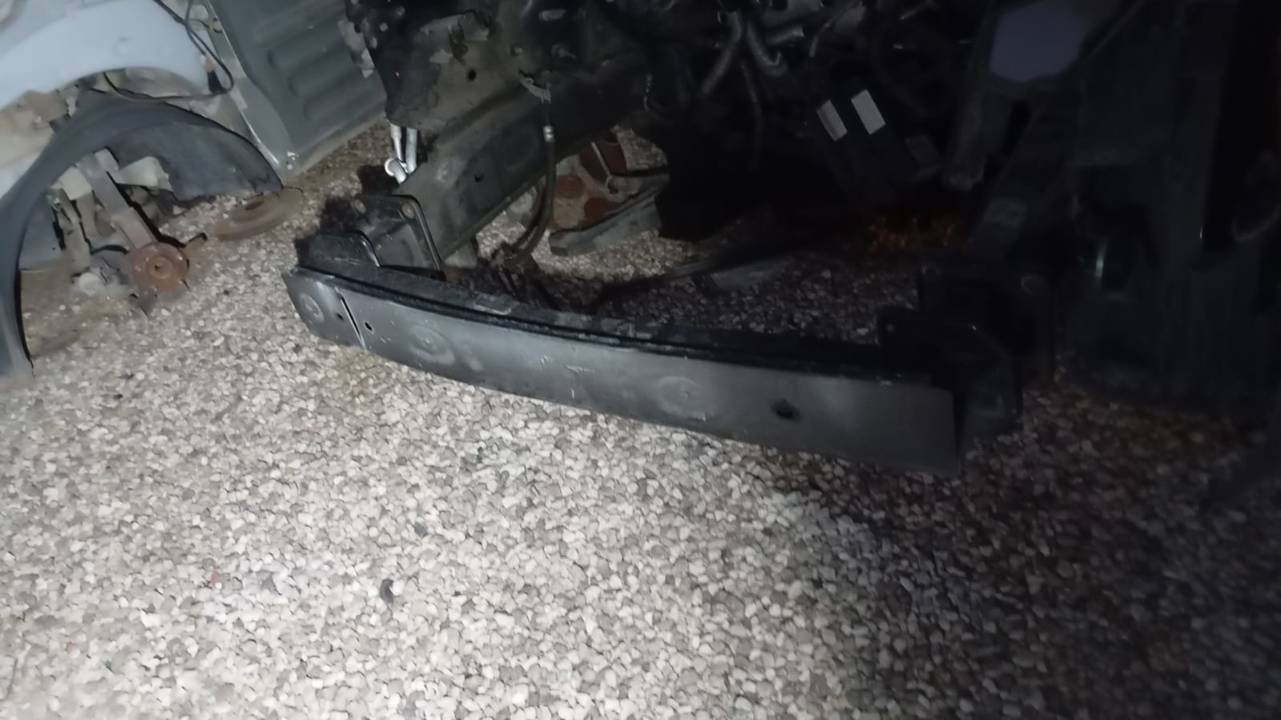 REFUERZO PARAGOLPES DELANTERO
