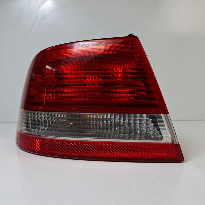 PILOTO TRASERO IZQUIERDO SAAB 9-3 SPORT SEDÁN (9440) (YS3F) Autodesguaces Alicante