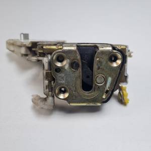 CERRADURA PUERTA DELANTERA DERECHA 8055291L61 NISSAN TERRANO/TERRANO.II (R20) Autodesguaces Alicante