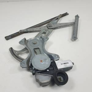 ELEVALUNAS TRASERO IZQUIERDO 8572047130 TOYOTA PRIUS (ZVW30) Autodesguaces Alicante