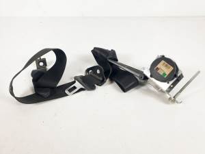 CINTURON SEGURIDAD DELANTERO DERECHO 560834801D OPEL ZAFIRA B Autodesguaces Alicante