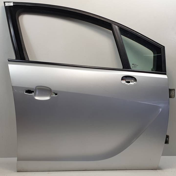 PUERTA DELANTERA DERECHA OPEL MERIVA B Autodesguaces Alicante