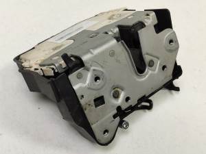 CERRADURA PUERTA TRASERA IZQUIERDA CWC500090 LAND ROVER RANGE ROVER (L322) Autodesguaces Alicante