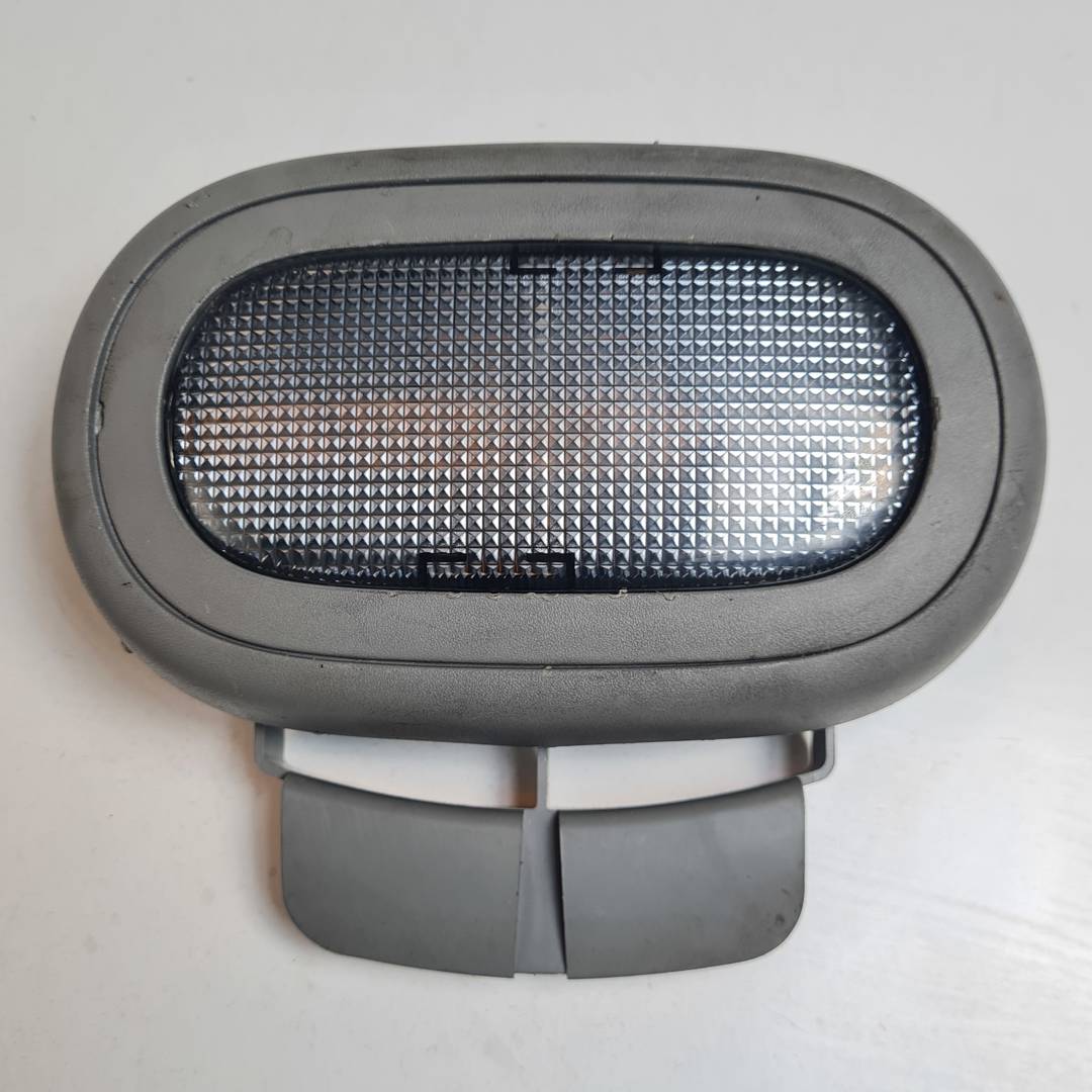 LUZ INTERIOR - 8200447547 - RENAULT - CLIO II CAMPUS
