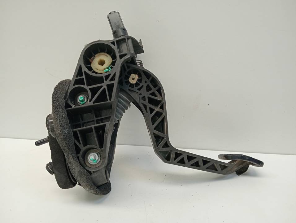 PEDAL EMBRAGUE