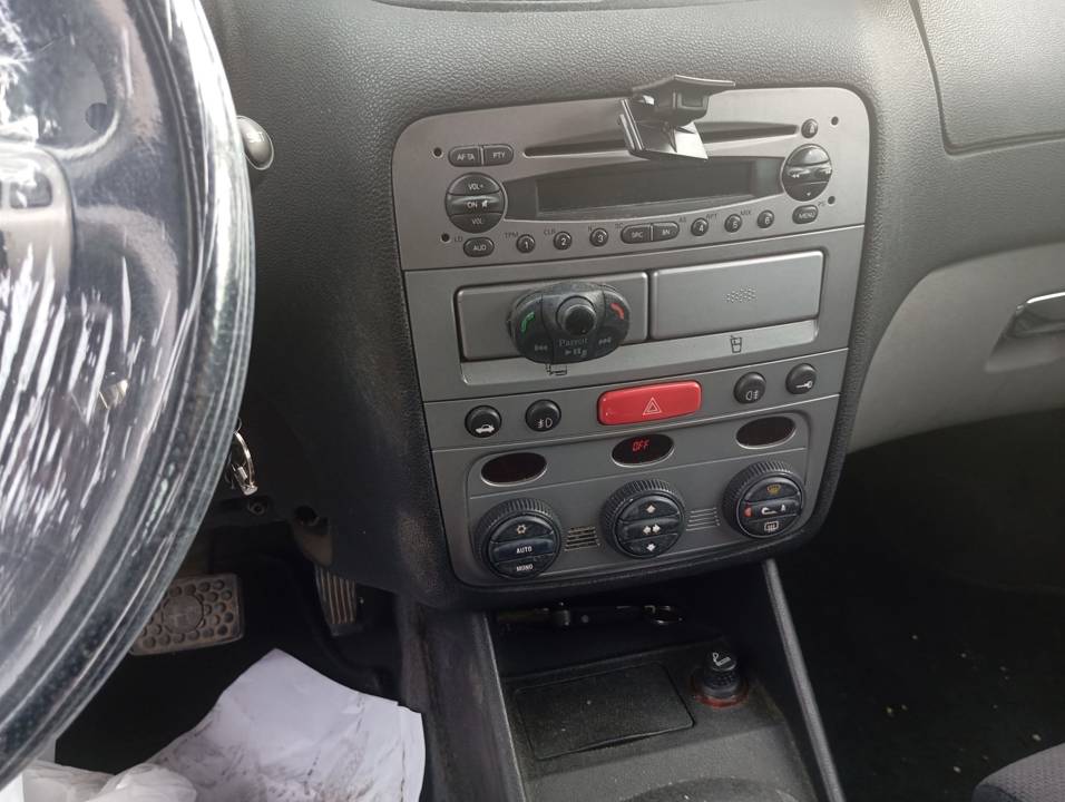SISTEMA AUDIO / RADIO CD