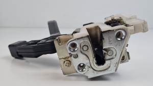 CERRADURA PUERTA TRASERA DERECHA PEUGEOT 107 Autodesguaces Alicante