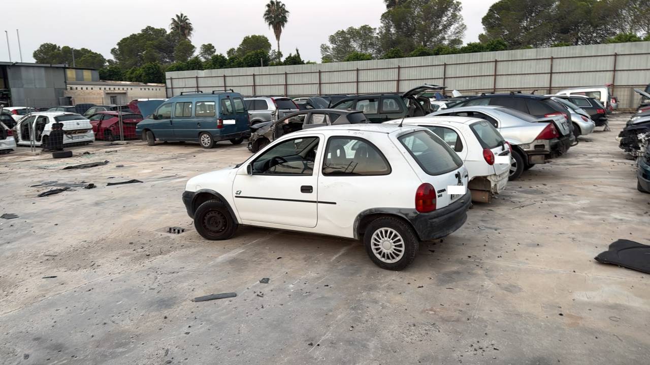 Imagen del vehículo OPEL CORSA B