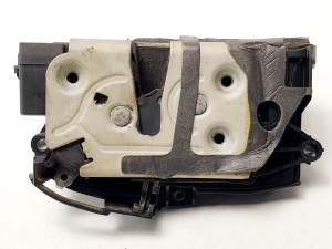CERRADURA PUERTA DELANTERA DERECHA BM5AA21812BF FORD FOCUS LIM. (CB8) Autodesguaces Alicante
