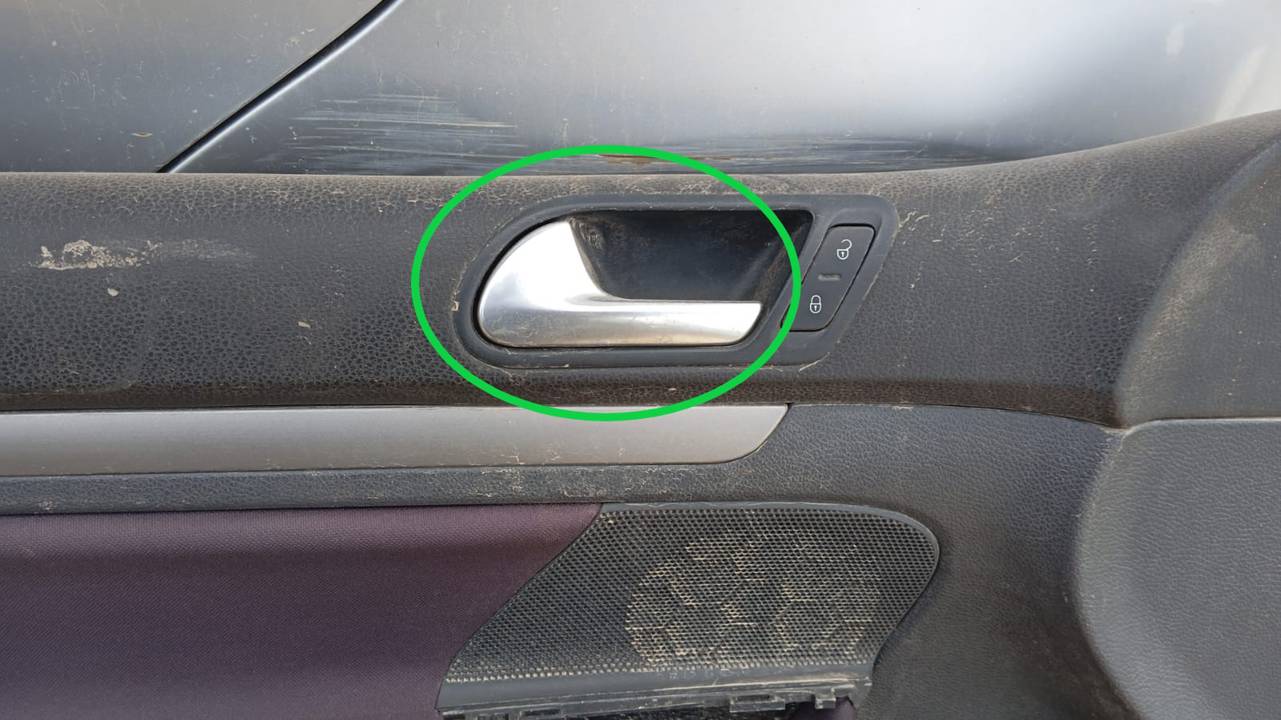 MANETA INTERIOR DELANTERA IZQUIERDA