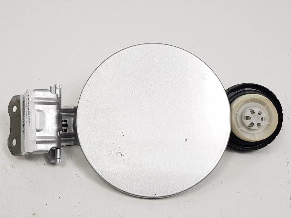 TAPA EXTERIOR COMBUSTIBLE - TOYOTA - YARIS