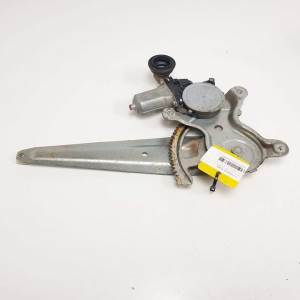 ELEVALUNAS TRASERO DERECHO 8572035140 TOYOTA RAV 4 (A3) Autodesguaces Alicante
