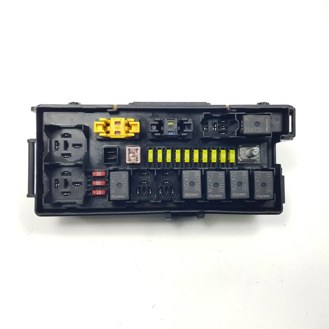 CAJA RELES / FUSIBLES - 04692073AB - CHRYSLER - JEEP GR.CHEROKEE (WH)