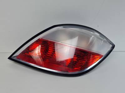 PILOTO TRASERO DERECHO 24451837 OPEL ASTRA H BERLINA Autodesguaces Alicante