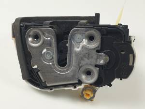 CERRADURA PUERTA TRASERA IZQUIERDA 10845782 MG ZS Autodesguaces Alicante