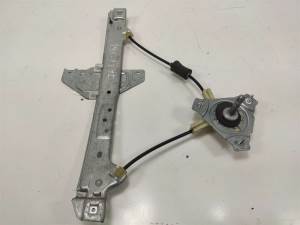 ELEVALUNAS TRASERO IZQUIERDO 9683129080 CITROEN C3 Autodesguaces Alicante