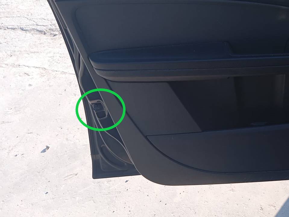 CERRADURA PUERTA DELANTERA IZQUIERDA