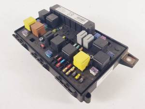 CAJA RELES / FUSIBLES 13206745 OPEL ZAFIRA B Autodesguaces Alicante