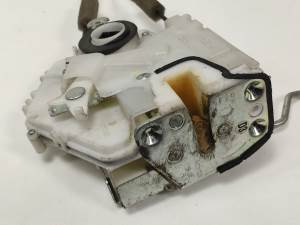 CERRADURA PUERTA TRASERA DERECHA HONDA FR-V (BE) Autodesguaces Alicante