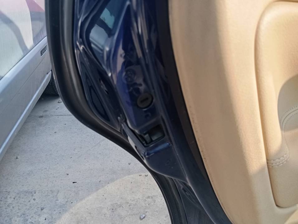 CERRADURA PUERTA TRASERA IZQUIERDA
