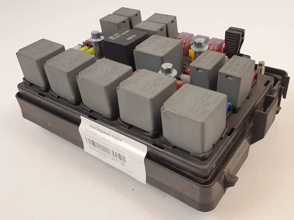 CAJA RELES / FUSIBLES - 04476D - KIA - CARENS (FJ)