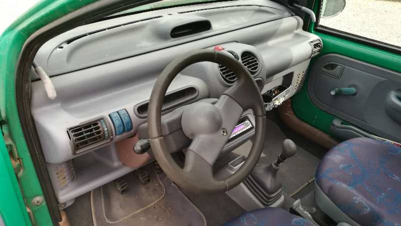 Imagen del vehículo RENAULT TWINGO (CO6)