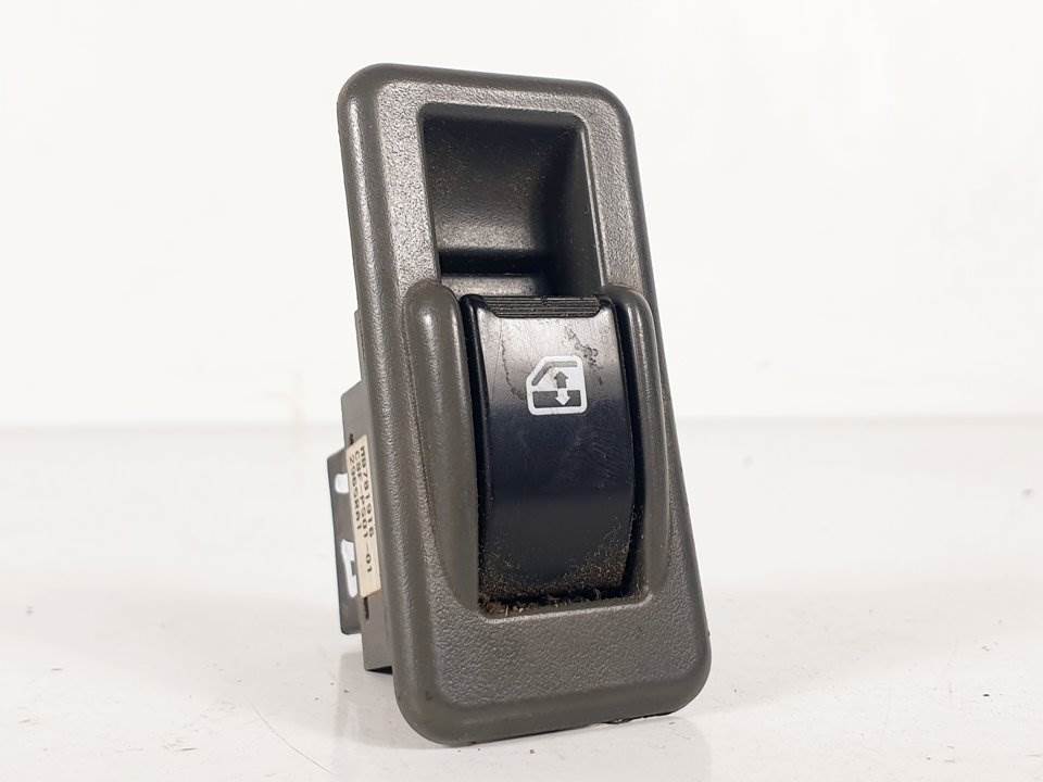 MANDO ELEVALUNAS TRASERO DERECHO - MB787916 - MITSUBISHI - MONTERO (V20/V40)