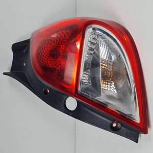 PILOTO TRASERO DERECHO 8200886946 RENAULT CLIO III Autodesguaces Alicante